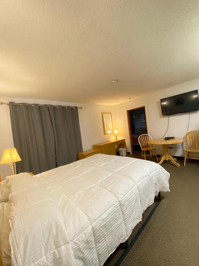 Hillview Motel Vanderhoof Exterior photo